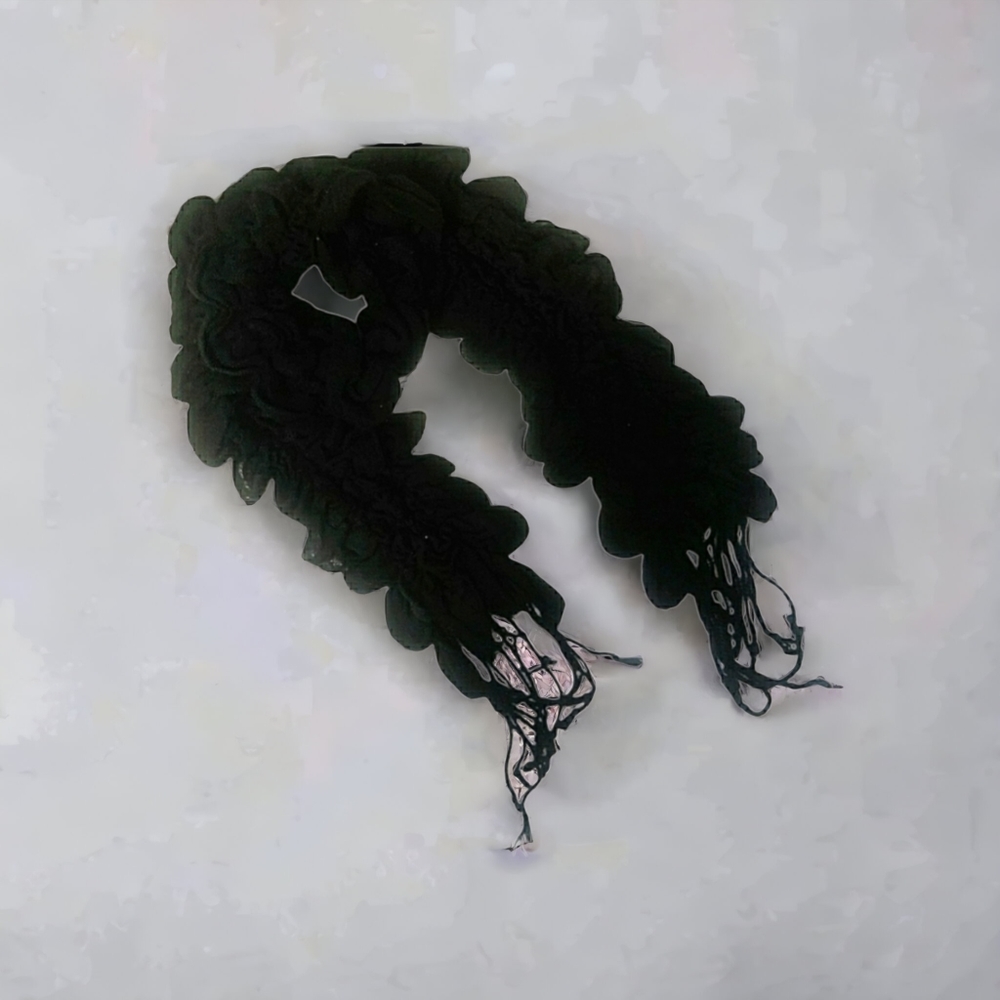 🌞 3/$15 Skinny Ruffled Fringe Scarf